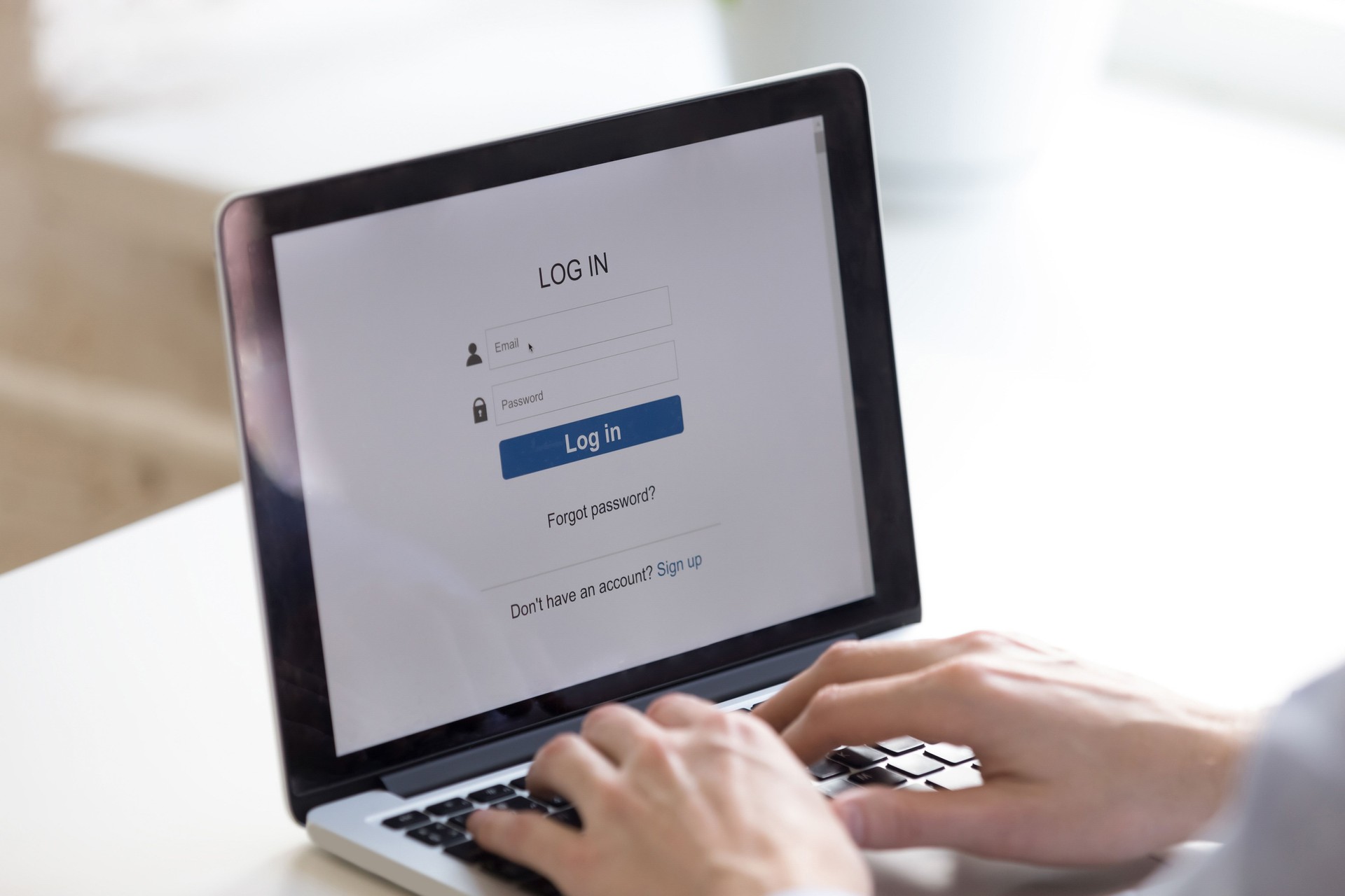 Fenêtre d’accès. Entrez la connexion et le mot de passe. La cyber-protection.